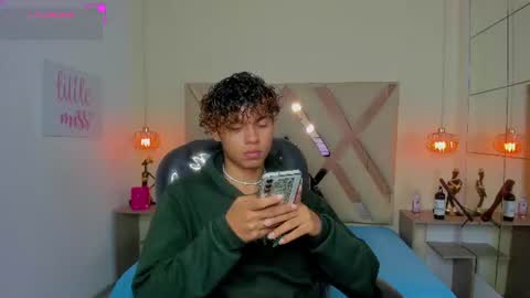 Snapshot of anyelotwink chatting on 24, 6, 2026 anyelotwink online show from 24, 6, 2026