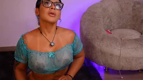 Dulce Maria online show from 4, 2, 2026