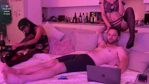 ap_couple online show from 10, 1, 2026