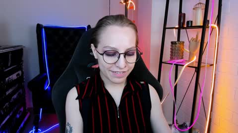 Snapshot of aphexqueen chatting on 8, 12, 2024 APHEX QUEEN online show from 8, 12, 2024