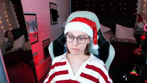 Snapshot of aphexqueen chatting on 17, 12, 2024 APHEX QUEEN online show from 17, 12, 2024