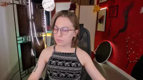 Snapshot of aphexqueen chatting on 18, 2, 2025 APHEX QUEEN online show from 18, 2, 2025