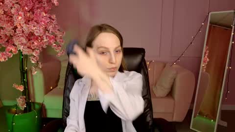 Snapshot of aphexqueen chatting on 10, 3, 2025 APHEX QUEEN online show from 10, 3, 2025