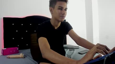 Snapshot of apolo1402 chatting on 27, 12, 2024 Apolo online show from 27, 12, 2024