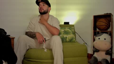 Snapshot of apolorising_ chatting on 6, 10, 2025 Lola  Apolo online show from 6, 10, 2025