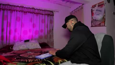 Lola  Apolo online show from 19, 4, 2026