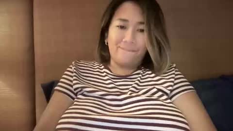 Snapshot of apple_pie_love chatting on 17, 10, 2025 Anika online show from 17, 10, 2025