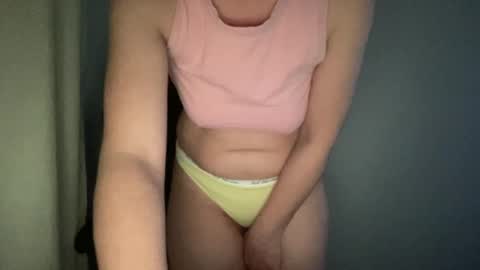 Snapshot of april2020cute chatting on 18, 2, 2025 April online show from 18, 2, 2025