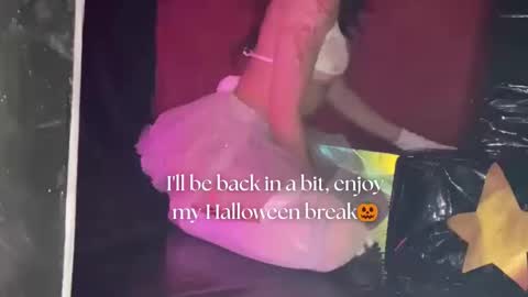   online show from 27, 10, 2025