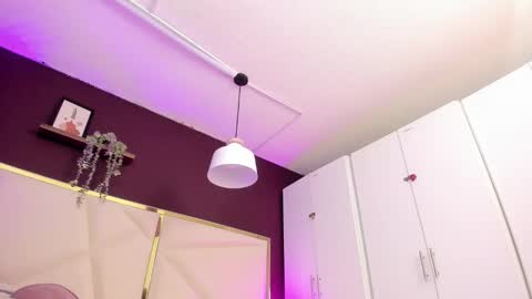 April online show from 28, 11, 2025