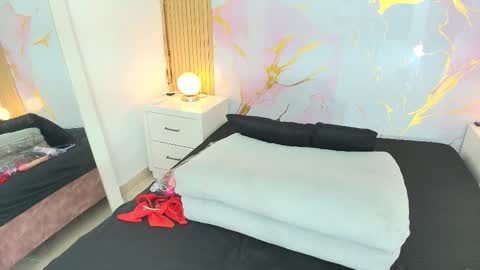 aprillross online show from 14, 2, 2026