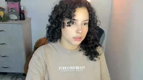 aqua emilly online show from 19, 9, 2025