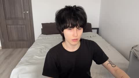 Snapshot of ar1zze chatting on 7, 4, 2026 zik and kris online show from 7, 4, 2026