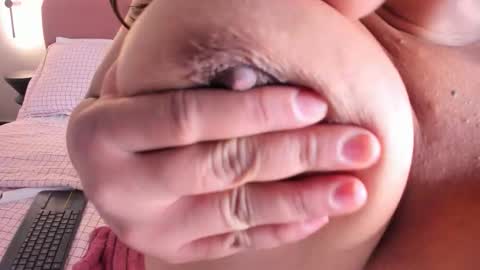 Snapshot of ara_ferrer chatting on 3, 2, 2026 Ara Ferrer online show from 3, 2, 2026