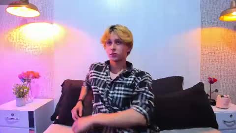 Snapshot of archie6_ chatting on 8, 8, 2026 your archie online show from 8, 8, 2026