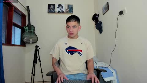 Snapshot of ares_johnsonn chatting on 28, 1, 2025 Ares online show from 28, 1, 2025