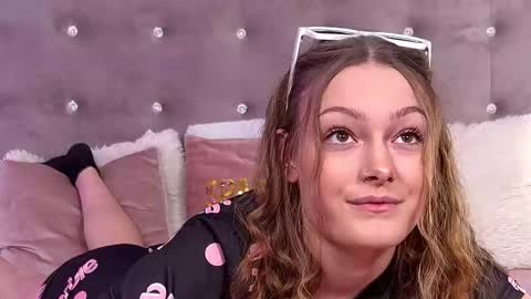 Snapshot of ari3el chatting on 19, 12, 2025 Ariel online show from 19, 12, 2025