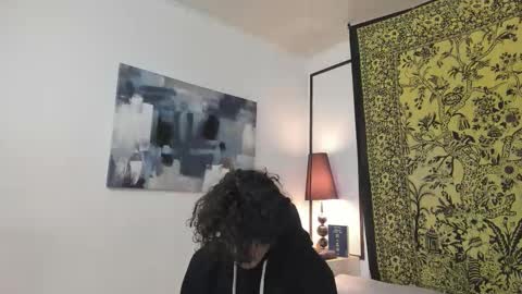 aria y orien  online show from 14, 11, 2025