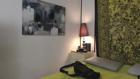 aria y orien  online show from 15, 11, 2025