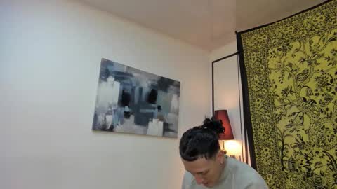 aria y orien  online show from 9, 1, 2026