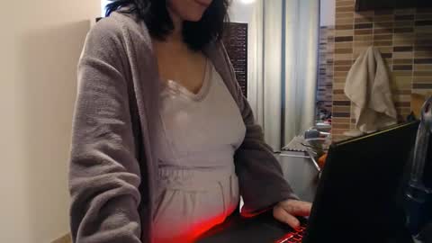 Snapshot of ariadna89 chatting on 15, 12, 2025 Adriana online show from 15, 12, 2025