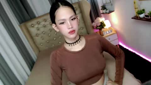 Snapshot of ariahooper chatting on 18, 6, 2026 Christine JorgensenChristmas wish breasts implants online show from 18, 6, 2026