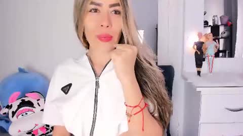 Snapshot of ariana_belucci chatting on 23, 7, 2026 Ariana online show from 23, 7, 2026