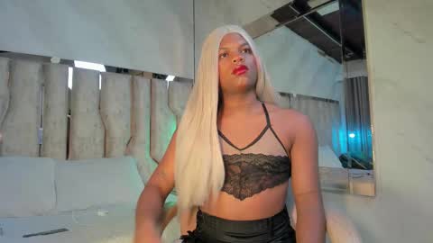 Snapshot of ariana_grande233 chatting on 3, 3, 2026 ariana_grande233 online show from 3, 3, 2026