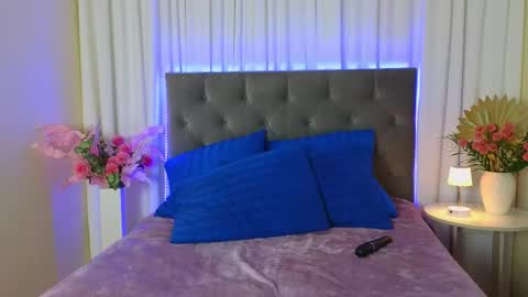 Snapshot of ariana_petite chatting on 23, 4, 2026 Ariana online show from 23, 4, 2026