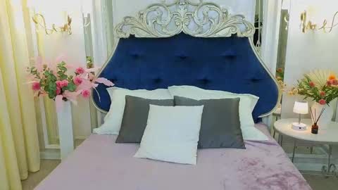 Snapshot of ariana_petite chatting on 8, 6, 2026 Ariana online show from 8, 6, 2026