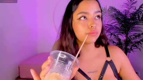 Snapshot of ariana_pierce chatting on 7, 7, 2026 Ariana online show from 7, 7, 2026
