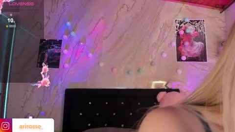 Snapshot of ariana_rosse__ chatting on 8, 9, 2025 Ariana  online show from 8, 9, 2025