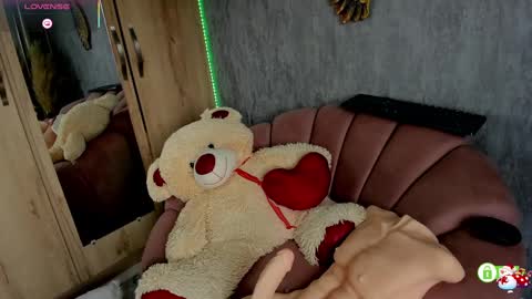 Snapshot of ariana_valdirii chatting on 24, 2, 2025 cristina online show from 24, 2, 2025