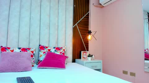 Arianaa Gray online show from 8, 1, 2026