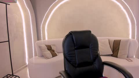 Your Girl  online show from 17, 4, 2026