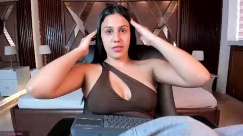 arianarouse  online show from 1, 7, 2026