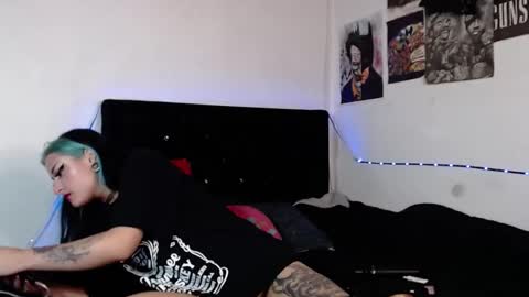 help me 100 hands up my OF is Free  online show from 9, 1, 2025