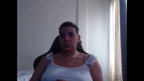 Snapshot of ariannaloovel chatting on 14, 1, 2025 ariannaloovel online show from 14, 1, 2025
