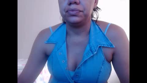 Snapshot of ariannaloovel chatting on 6, 3, 2025 ariannaloovel online show from 6, 3, 2025
