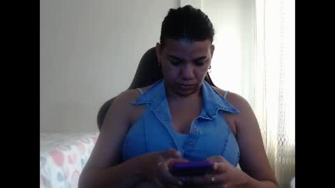 Snapshot of ariannaloovel chatting on 6, 3, 2025 ariannaloovel online show from 6, 3, 2025