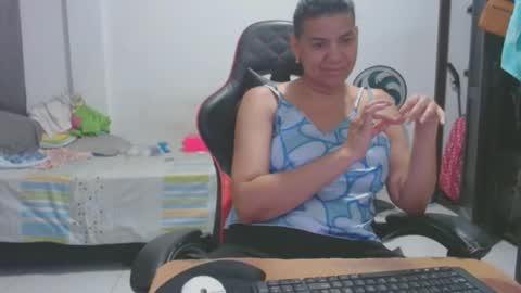 ariannaloovel online show from 8, 4, 2026