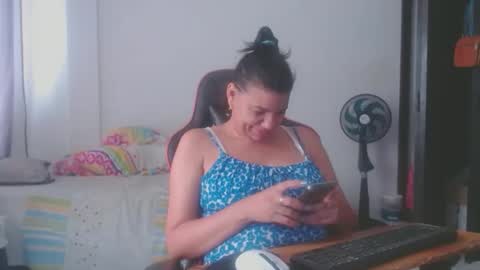Snapshot of ariannaloovel chatting on 25, 4, 2026 ariannaloovel online show from 25, 4, 2026