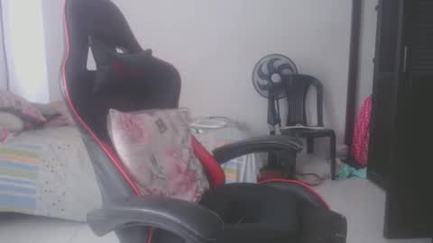 Snapshot of ariannaloovel chatting on 1, 5, 2026 ariannaloovel online show from 1, 5, 2026