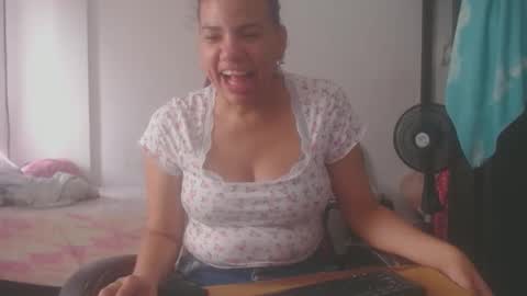 Snapshot of ariannaloovel chatting on 2, 5, 2026 ariannaloovel online show from 2, 5, 2026