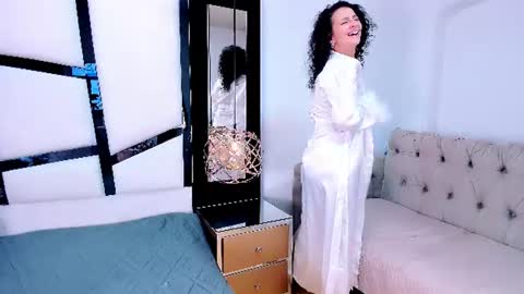 ariannarussell1 online show from 7, 7, 2026
