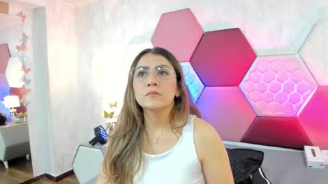 Snapshot of ariarous chatting on 15, 5, 2026 aria online show from 15, 5, 2026
