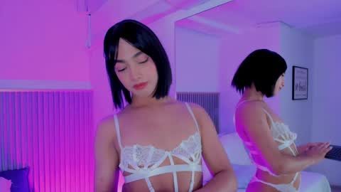 Snapshot of aribloom7 chatting on 20, 4, 2026 Welcome to Ari room online show from 20, 4, 2026