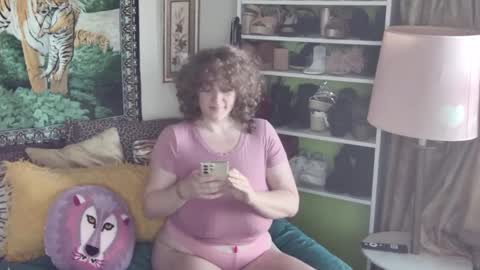 Snapshot of arielabai chatting on 14, 10, 2025 Arielle Ari online show from 14, 10, 2025