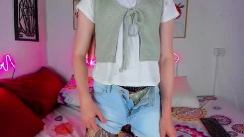 Snapshot of arielmishel chatting on 12, 9, 2025 Ariel Mishel online show from 12, 9, 2025