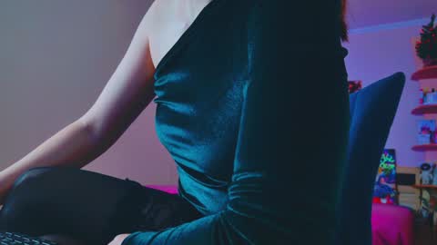 Snapshot of arielstonks_lovee chatting on 7, 1, 2025 arielstonks_lovee online show from 7, 1, 2025